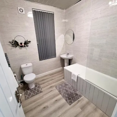 Будинок відпочинку *11br* Setup For Your Amazing Relaxed + Free Parking + Free Fast Wifi * *