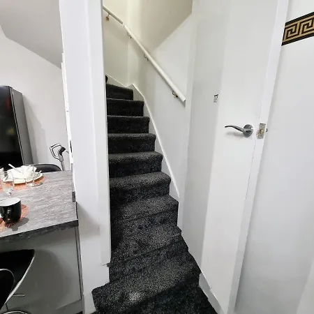 *11br* Setup For Your Amazing Relaxed + Free Parking + Free Fast Wifi * Semesterbostad