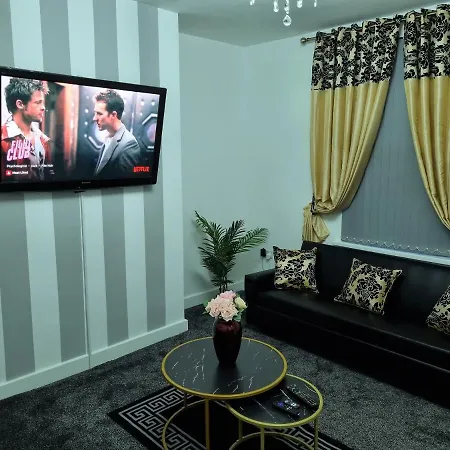 *11br* Setup For Your Amazing Relaxed + Free Parking + Free Fast Wifi * Holiday home *