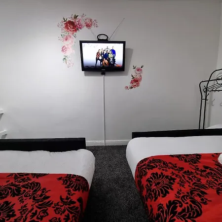 Holiday home *11br* Setup For Your Amazing Relaxed + Free Parking + Free Fast Wifi *