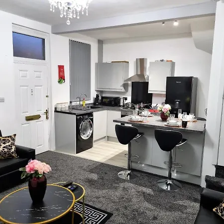 11Br - Stylish Home For Family And Friends * ليدز