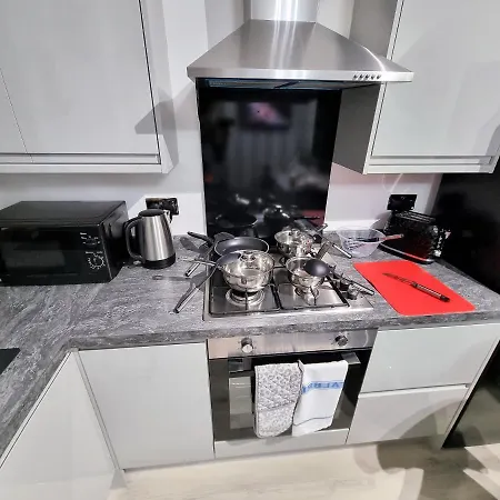 Holiday home *11br* Setup For Your Amazing Relaxed + Free Parking + Free Fast Wifi * *