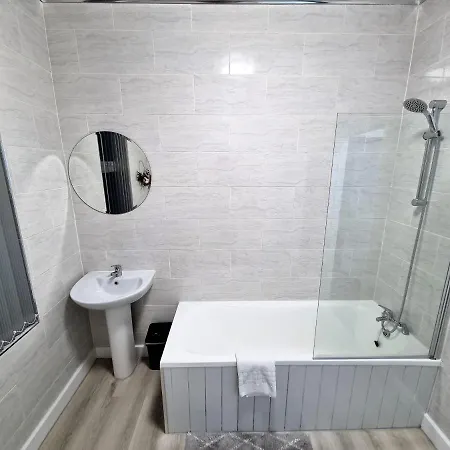11Br - Stylish Home For Family And Friends * ليدز