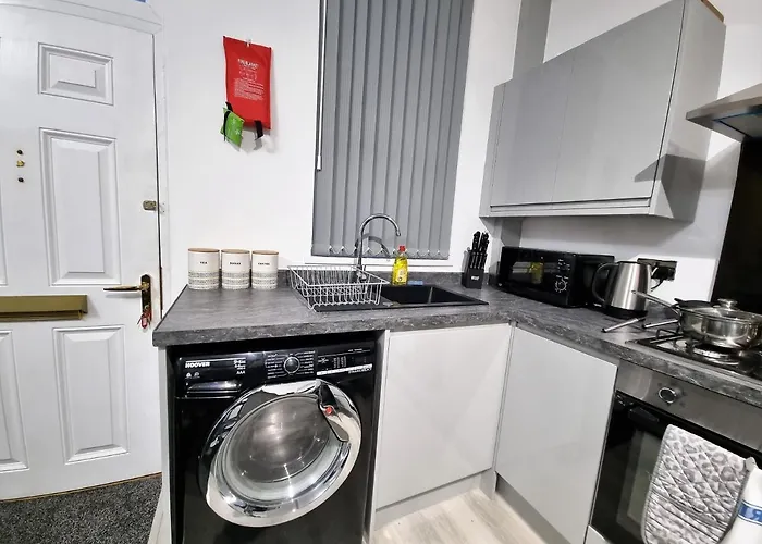 *11br* Setup For Your Amazing Relaxed + Free Parking + Free Fast Wifi * Holiday home *