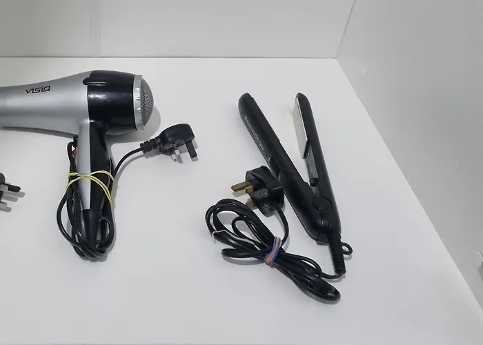 Holiday home *11br* Setup For Your Amazing Relaxed + Free Parking + Free Fast Wifi * *