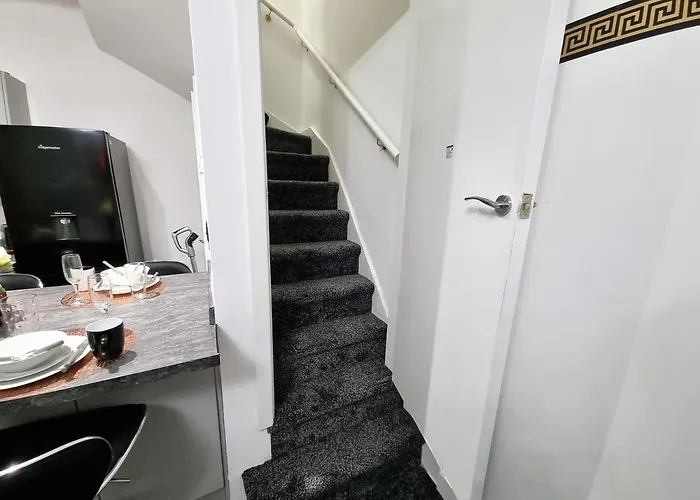 *11br* Setup For Your Amazing Relaxed + Free Parking + Free Fast Wifi * Holiday home